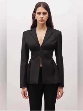 Boa. • NWT 284$ hook & eye hourglass blazer
PTP 18”